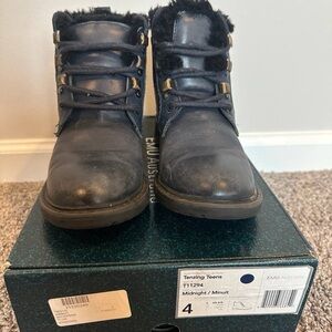 EMU Australia big kids girls waterproof boots. Size 4